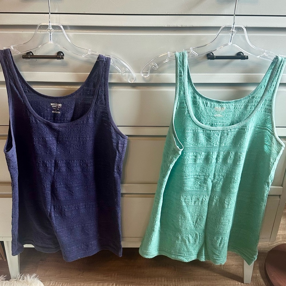 Two textured Mossimo Tanks - Large - Teal and Navy - Picture 2 of 4